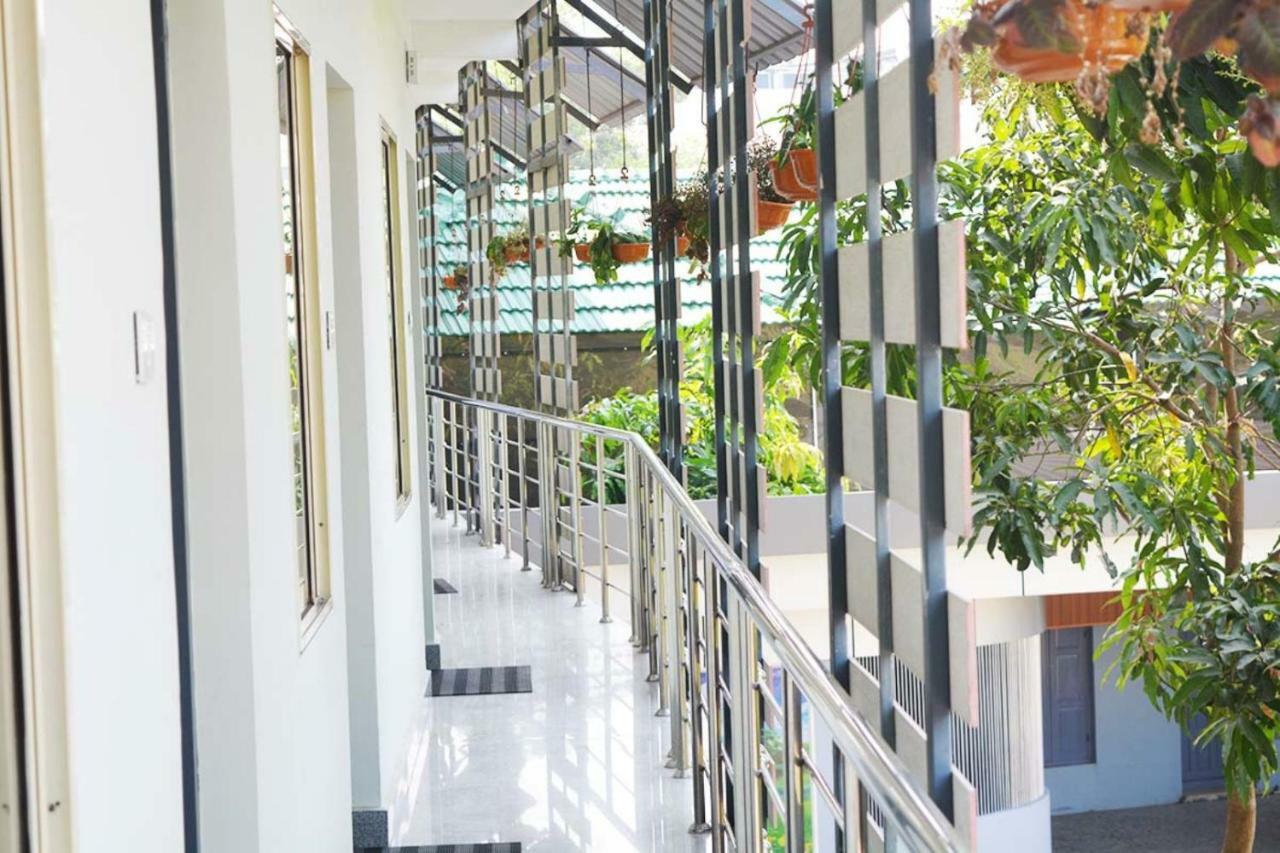 Jippus Galaxy Budget Air Port Hotel Kochi 외부 사진