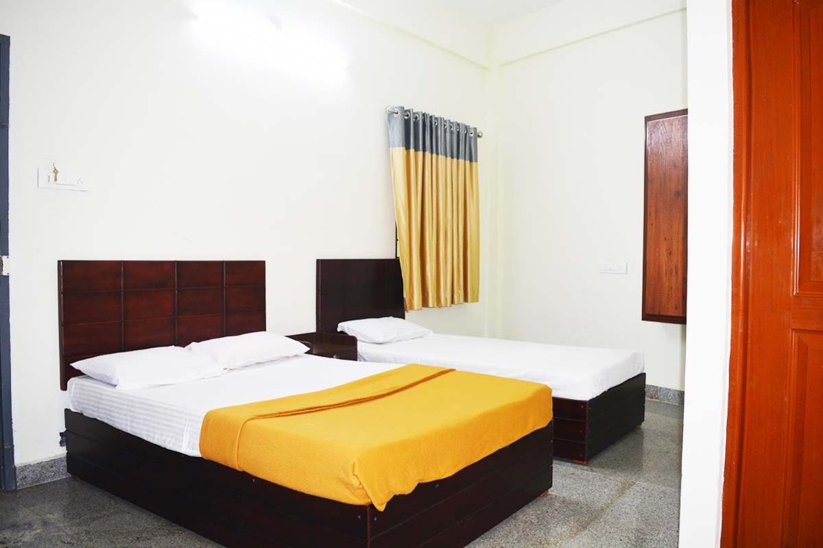 Jippus Galaxy Budget Air Port Hotel Kochi 외부 사진