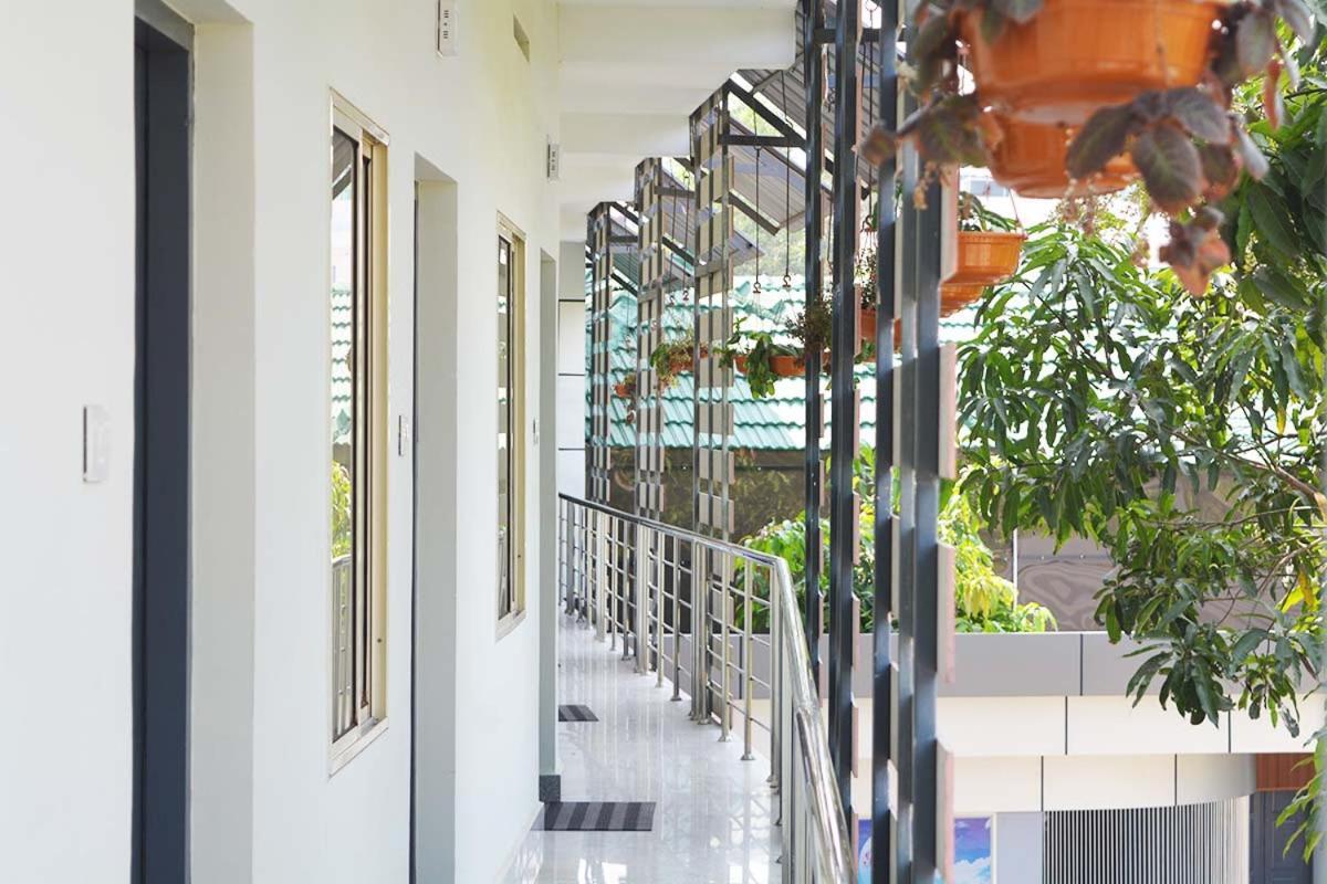 Jippus Galaxy Budget Air Port Hotel Kochi 외부 사진